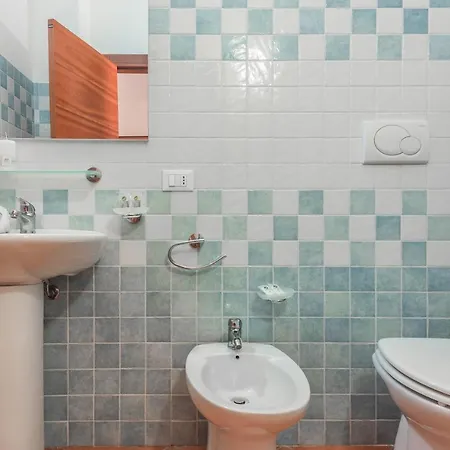 Apartment Relaxing Cristal Blu Sleeps 3 Num1488 *