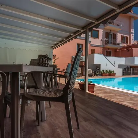 Relaxing Cristal Blu Sleeps 3 Num1488 Apartment *